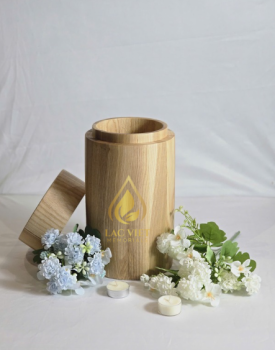 Wooden urn